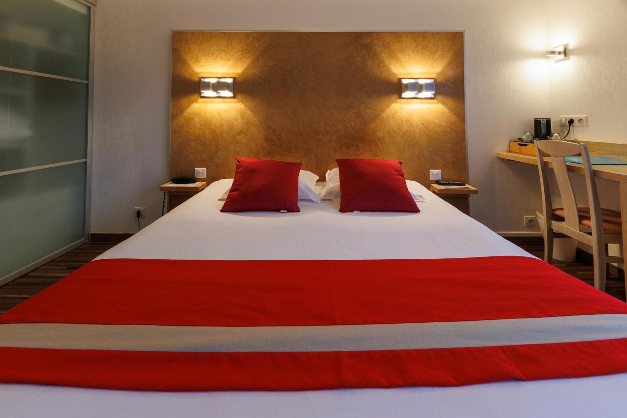 Logis Hotel Le Rochelois La Rochelle  Esterno foto
