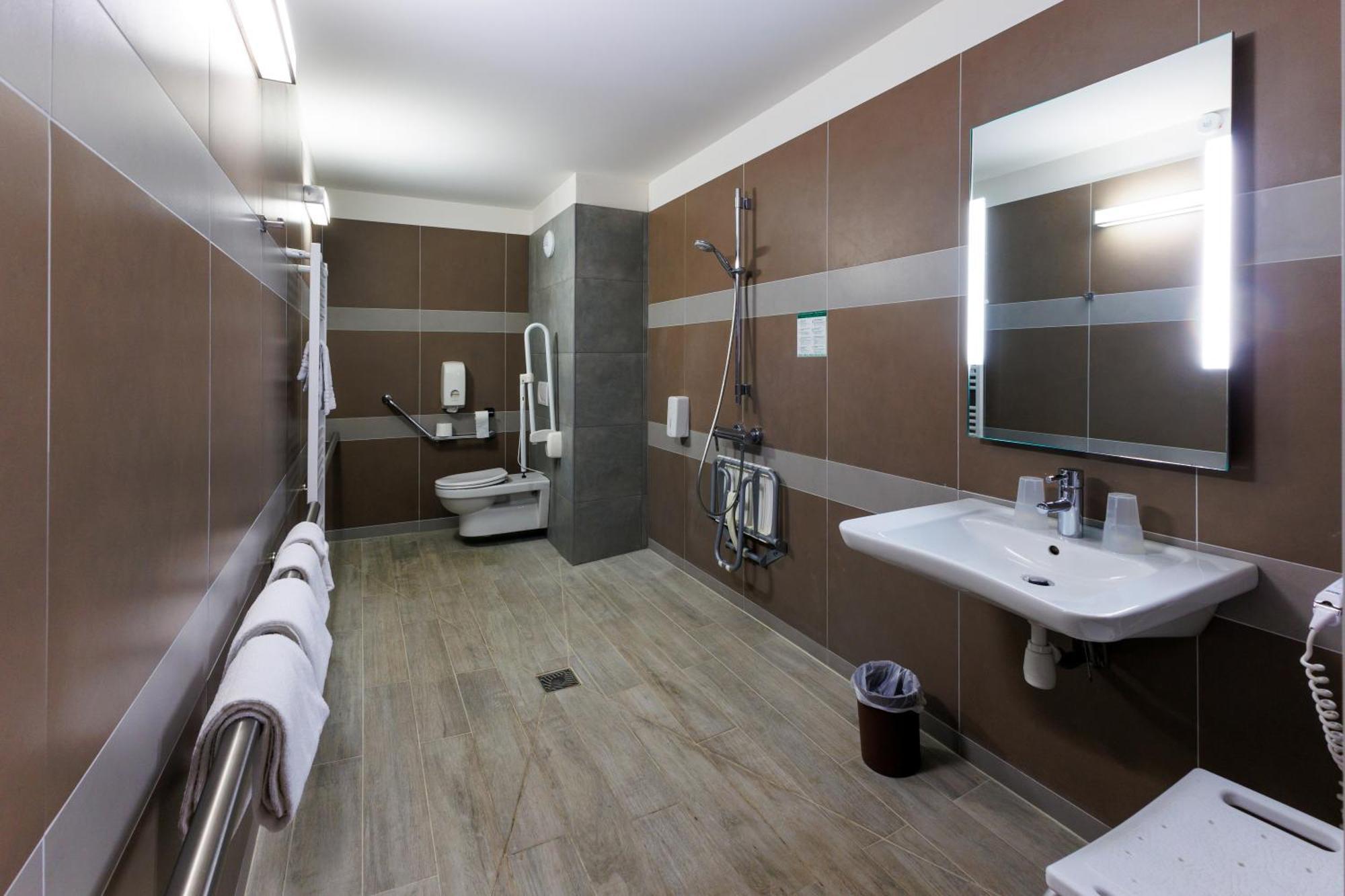 Logis Hotel Le Rochelois La Rochelle  Esterno foto