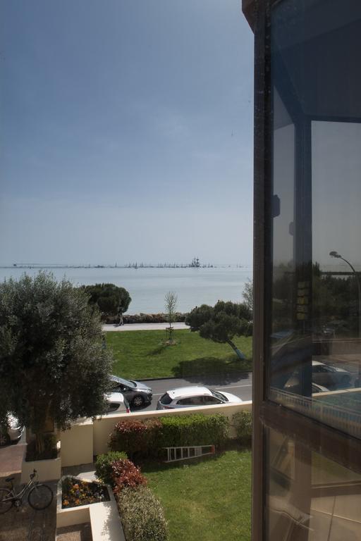 Logis Hotel Le Rochelois La Rochelle  Esterno foto